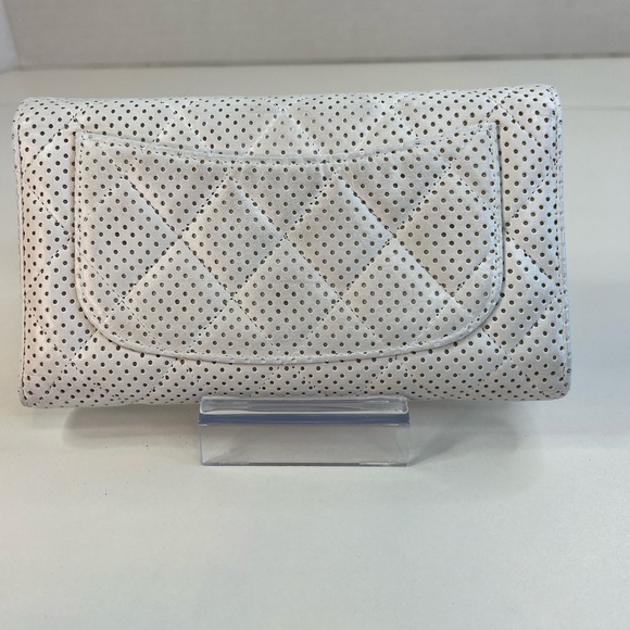 Chanel White Perforated Leather Continental Wallet w/Silver CC Hardware/Logo - Picture 2 of 16